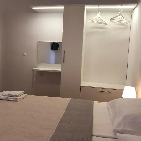 Otel Elly